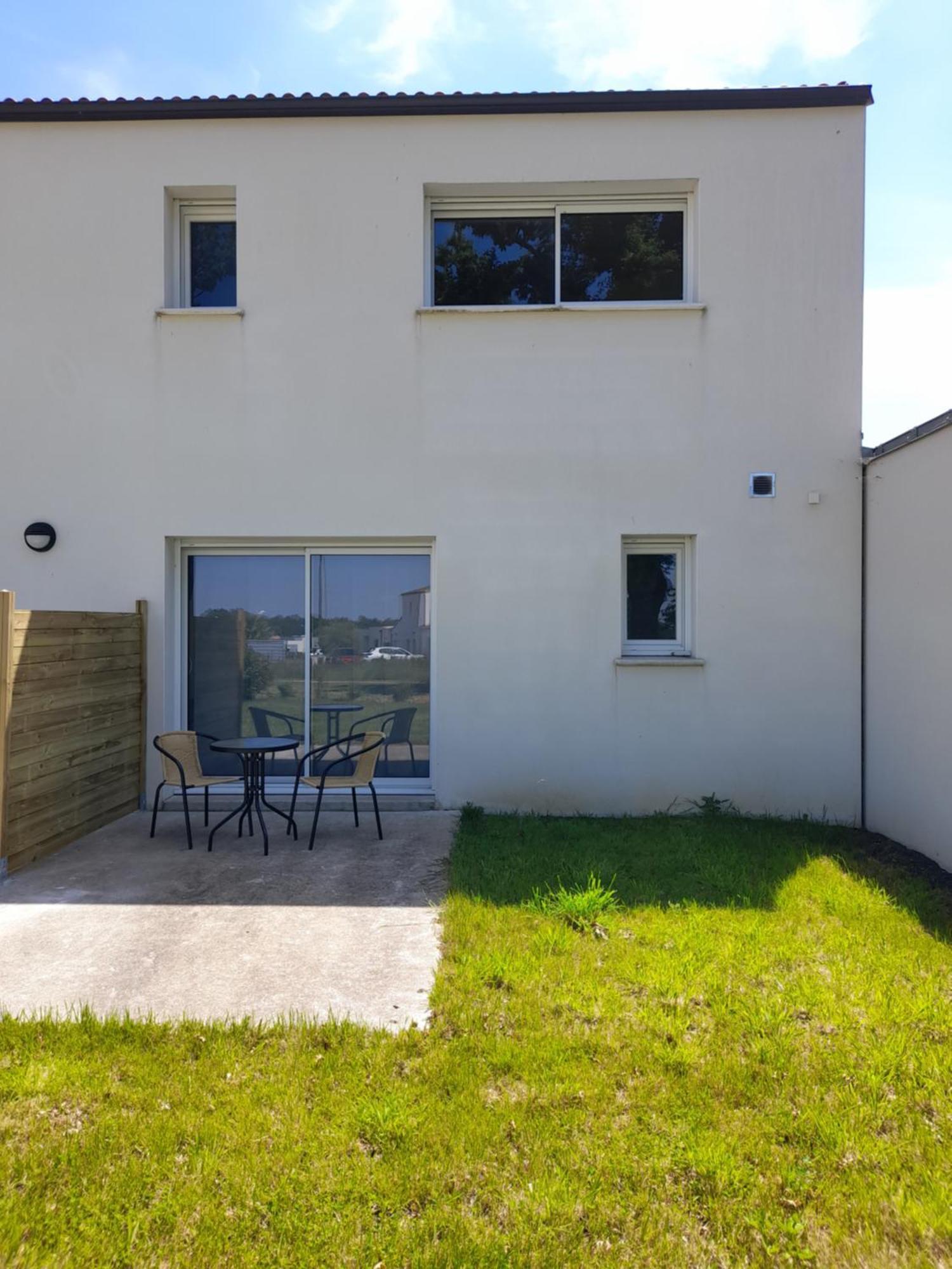 Studio Lumineux Avec Terrasse Apartment La Roche-sur-Yon Exterior photo